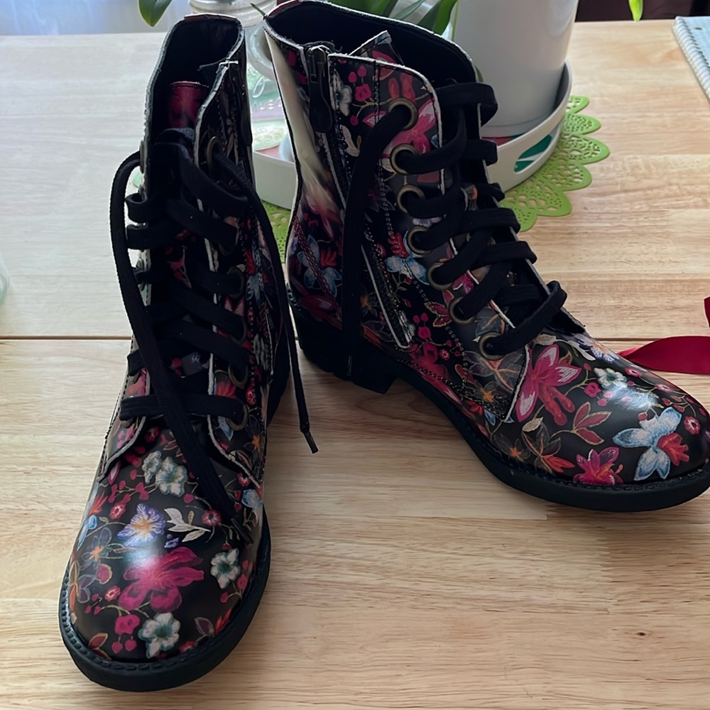 Portofino brand new booties